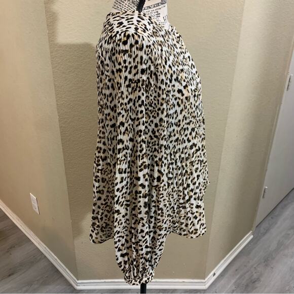 Banana Republic animal print top size XS - Picture 4 of 7